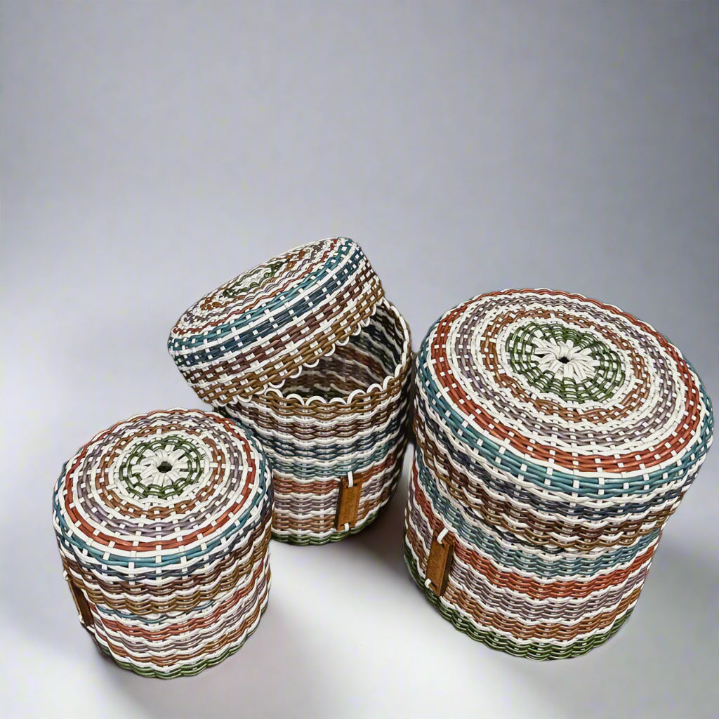 (wholesale) round 'catch all' with lid ~ multicolor stripes