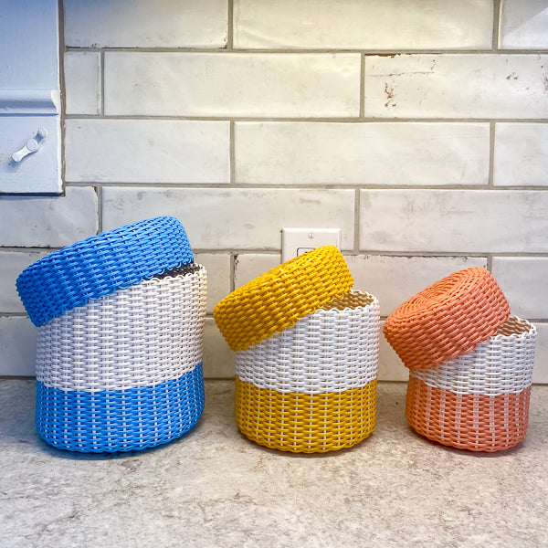 (wholesale) round 'catch all' with lid ~ 2 color block